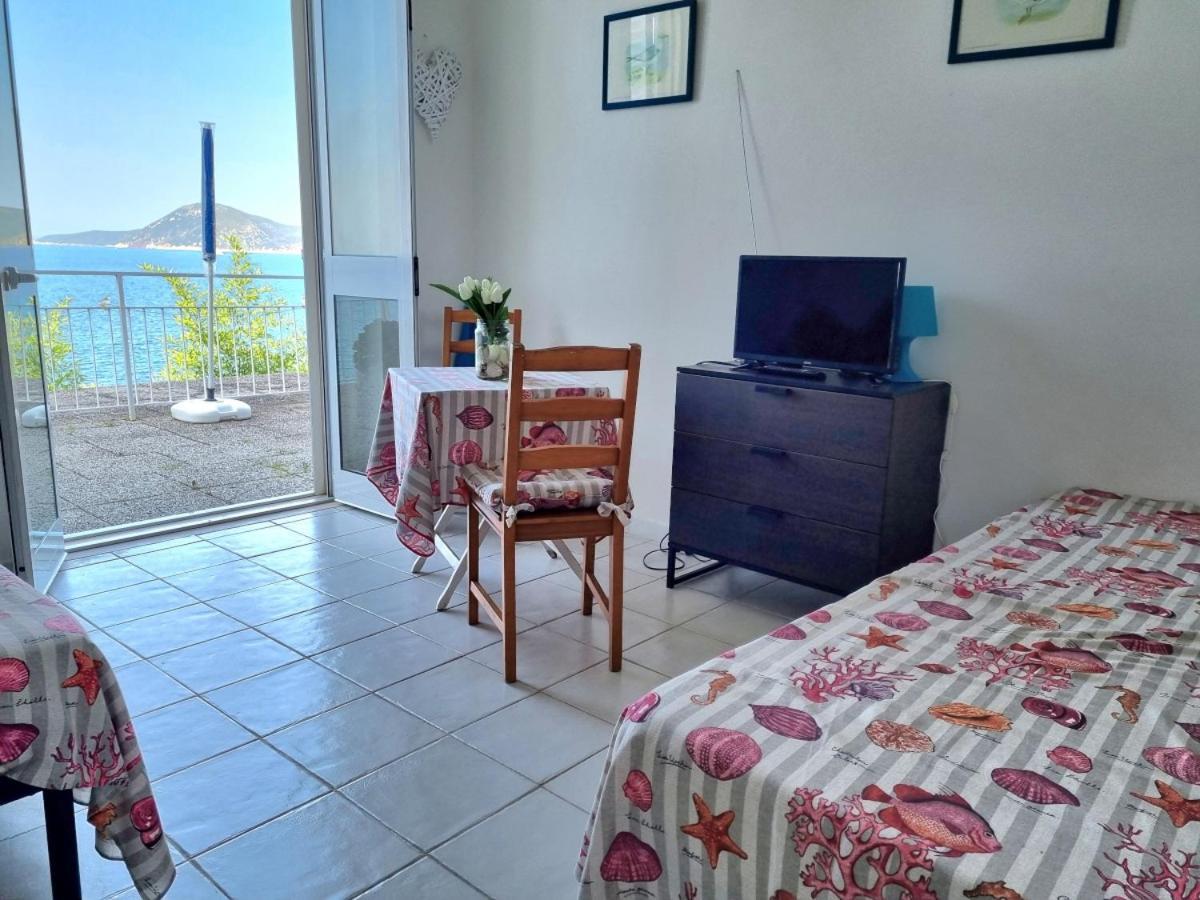 Appartamenti La Terrazza Sulle Ghiaie - Goelba Портоферрайо Номер фото