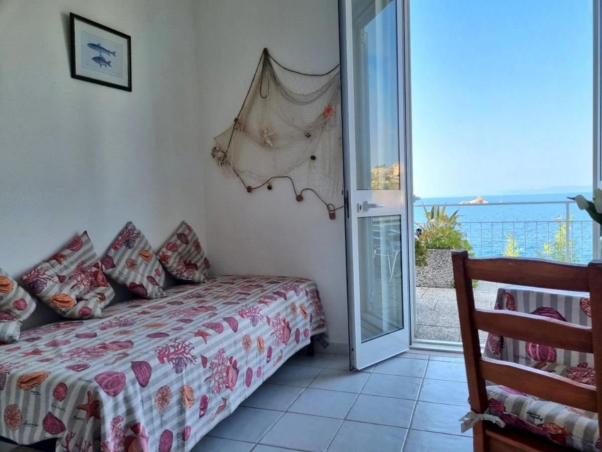 Appartamenti La Terrazza Sulle Ghiaie - Goelba Портоферрайо Номер фото
